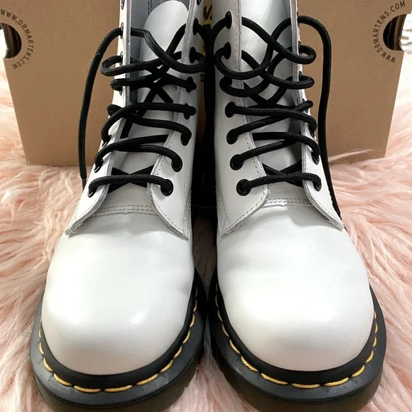 Dr. Martens 1460 W Smooth - Picture 11 of 12